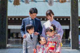 【桜木町駅から徒歩2分】ヘアメイク募集【賞与あり / 実働6.5H / 17:30まで / 残業ほとんどなし】★美容師免許不問★着付けができる方優遇♪