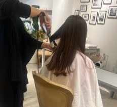 ご列席者へのヘアメイクスタッフ募集！交通費全額支給★首都圏を中心に、表参道や品川、大宮、池袋など勤務地多数♪ブランクがある方でもサポート体制万全で安心♪パート・業務委託から選べます！＜＜ヘア：1,500円／メイク1,500円＞＞