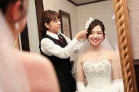 《＊中世ヨーロッパがコンセプトの結婚式場＊》衣裳スタッフ募集♪【 未経験歓迎 / 週2～3日の出勤 / 土日休みOK 】アルバイト・パートでも福利厚生充実◎